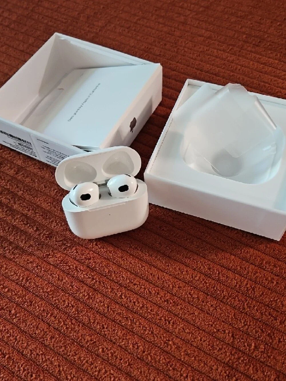 Apple AirPods Pro Wireless Earbuds in White
